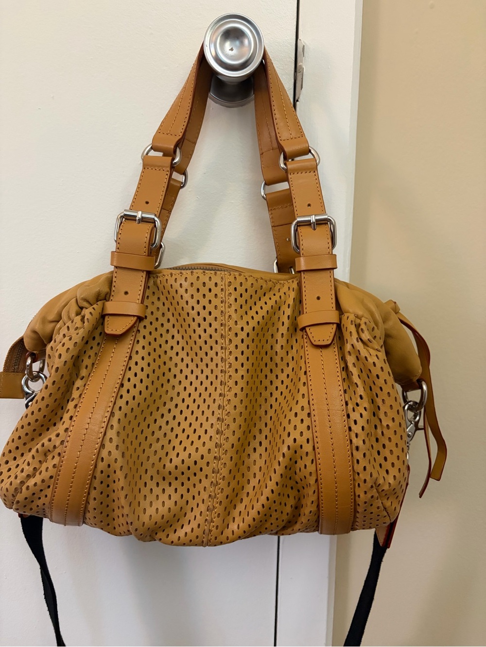 L.A.M.B tan perforated leather handbag with crossbody strap - Picture 2 of 7